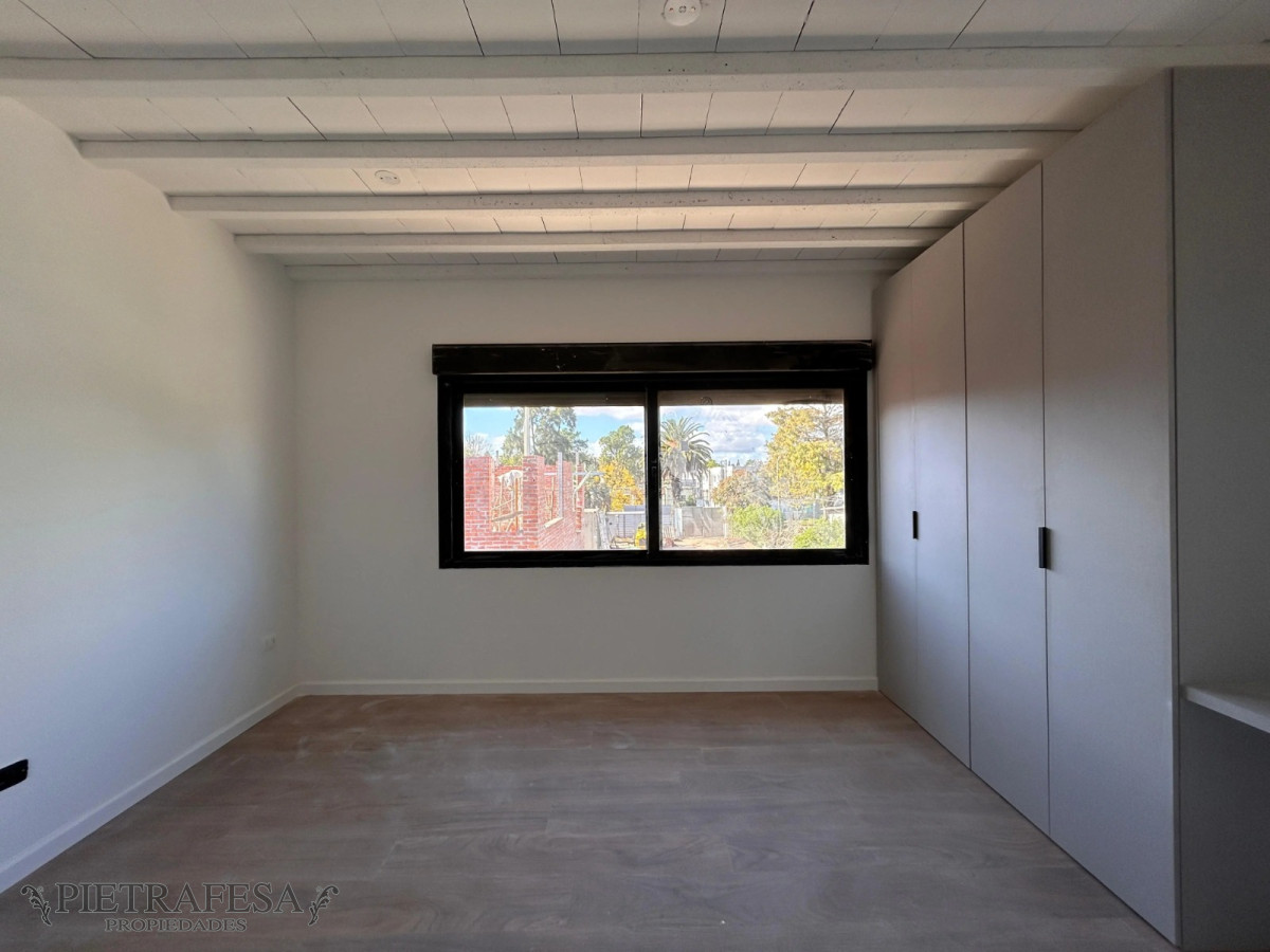 Casa ID.9769 - Casa a estrenar 2 dormitorios,3 baños, cochera-Carrasco Norte