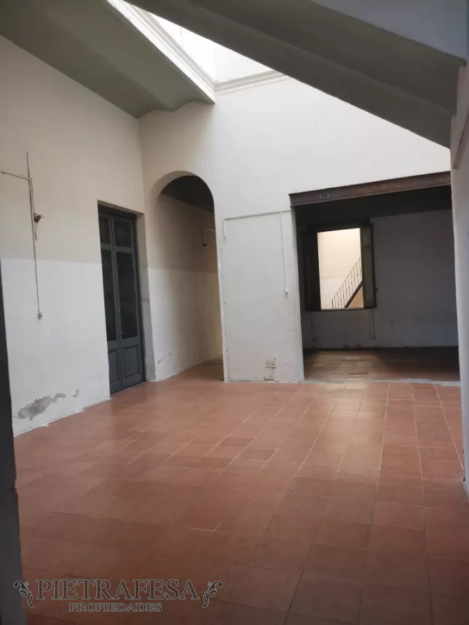 Casa ID.7360 - Casa en venta 10 dormitorios, 4 baños- Av Agraciada -Aguada