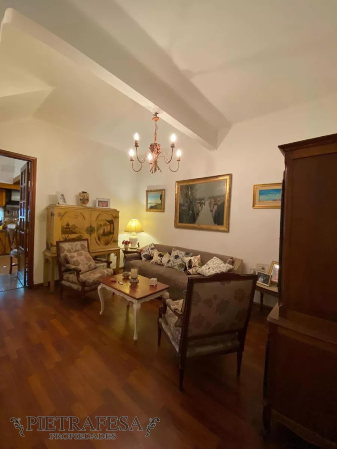Casa ID.7114 - Casa en venta 4 dormitorios, 2 baños, patio y garaje-Aureliano Rodríguez Larreta-Jacinto Vera