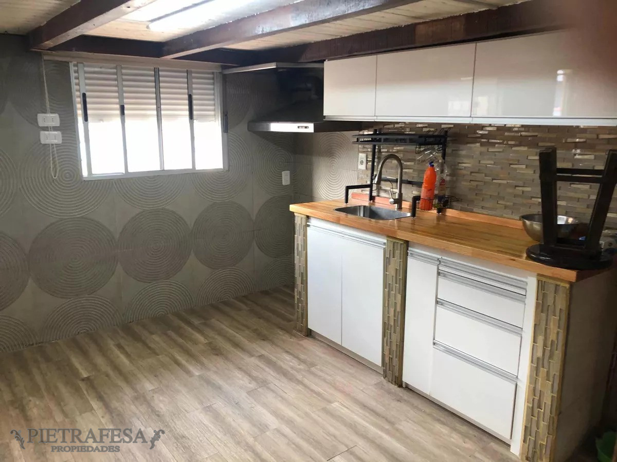 Casa ID.7676 - Casa en venta, Con Renta  3 dormitorios, 1 baño y barbacoa-Antonio Diaz - Prado 