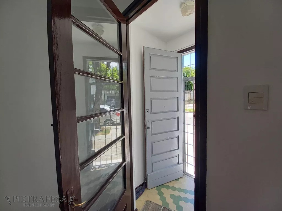 Casa ID.8386 - Casa en venta 3 dormitorios, 1 baño, patio y azotea-Ing Manuel Rodríguez Correa-Aires Puros