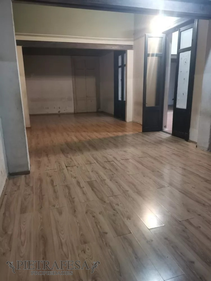Casa ID.7360 - Casa en venta 10 dormitorios, 4 baños- Av Agraciada -Aguada