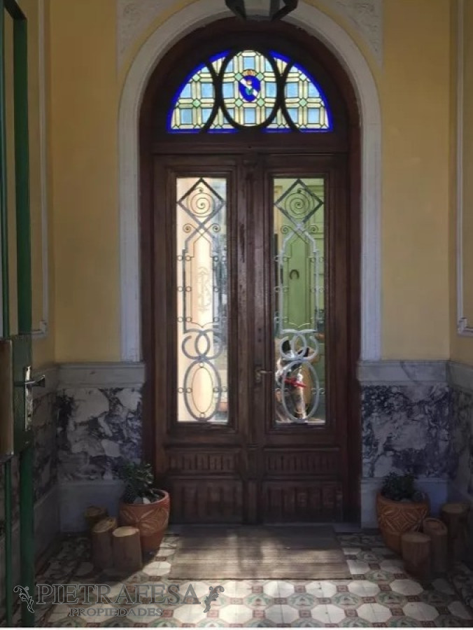 Casa ID.6495 - Casa en venta con renta, 6 dormitorios, 4 baños, fondo, barbacoa y cochera-Camino Castro -Prado