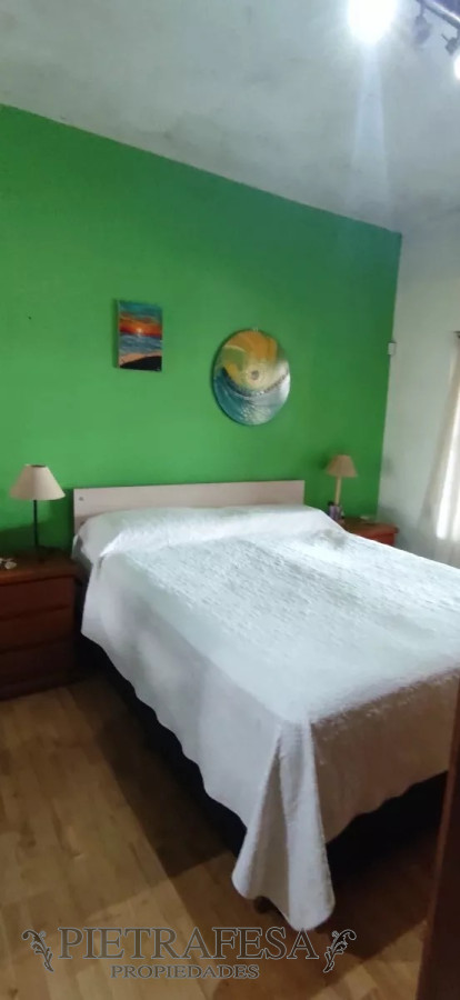 Casa ID.9911 - Casa en venta 3 dormitorios, 2 baños, fondo, gje- Bella Italia