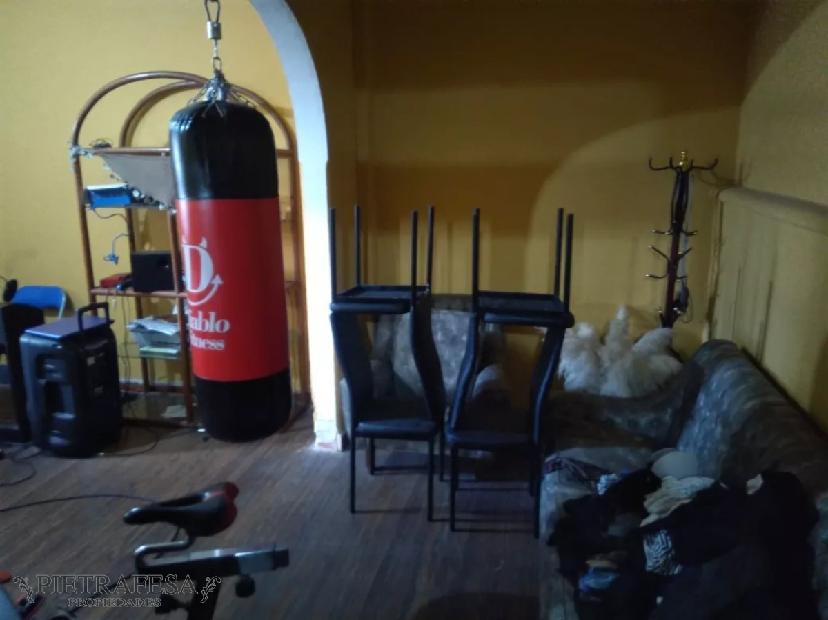 Casa ID.9231 - PH con renta en venta, 2 dormitorios, 1 baño-Tres Cruces