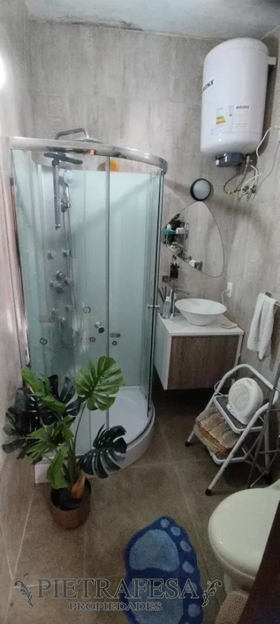 Casa ID.10685 - 2 casas en venta, 6 dormitorios, 2 baños, cochera-Belvedere 