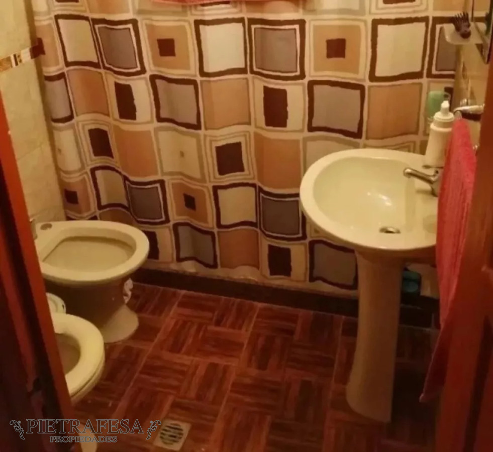 Casa ID.8809 - Casa en venta, 4 dormitorios, 3 baños, patio, barbacoa, garaje, Ramón y Cajal, La Blanqueada.