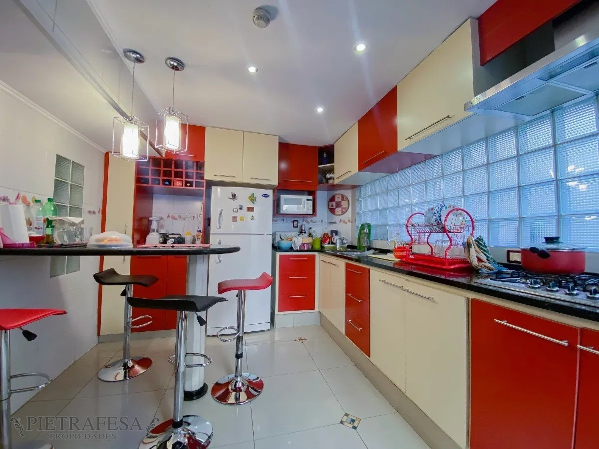 Casa ID.4806 - Casa en venta 3 dormitorios, 2 baños, patio, barbacoa y garaje- Calle Doctor Arturo Lezama- Aguada