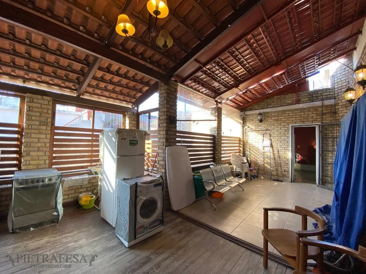 Casa ID.4806 - Casa en venta 3 dormitorios, 2 baños, patio, barbacoa y garaje- Calle Doctor Arturo Lezama- Aguada