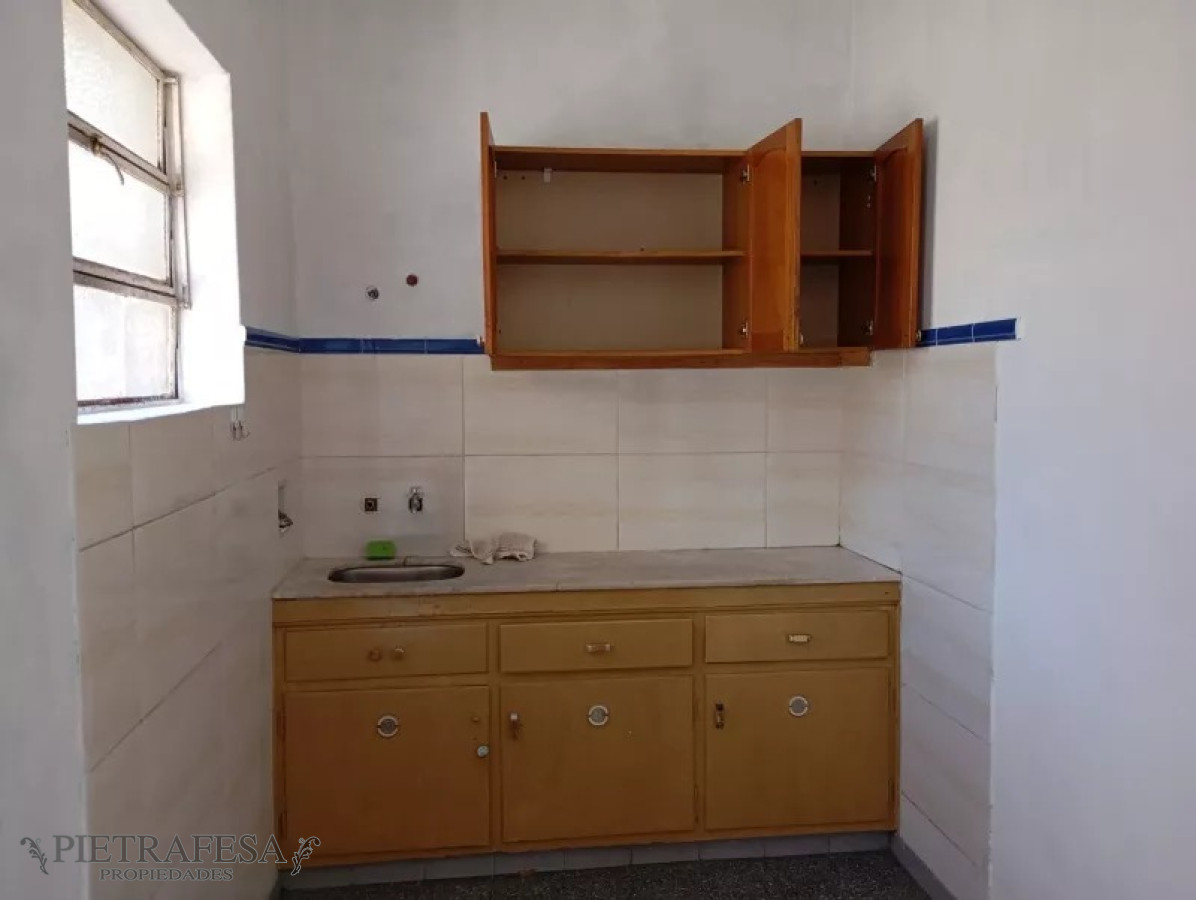Casa ID.11499 - Casa en venta con renta 2 dormitorios, 2baños, gje-Colón