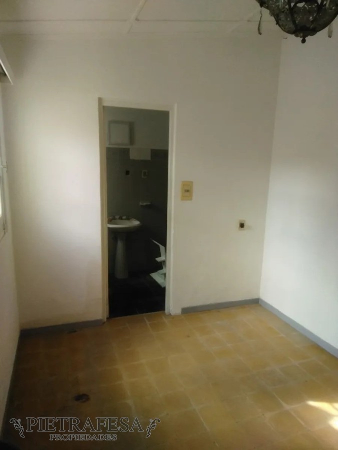 Casa ID.4057 - Casa en venta con renta - 2 dormitorios 1 baño con patio - Cochera - Av. Corrientes - Maroñas