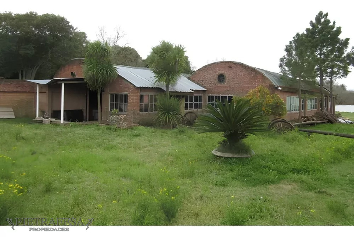 Casa ID.12833 - Casona en venta 5 dormitorios gran terreno-Colón 