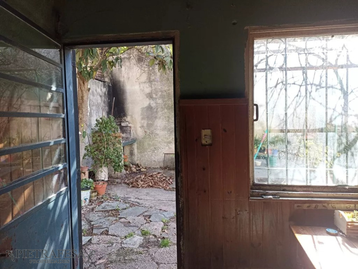 Casa ID.11035 - Casa en venta 4 dormitorios, 2 baños, patio-Reducto