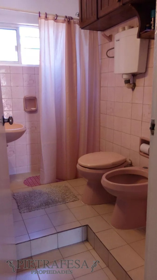 Casa ID.7544 - Casa en venta 3 dormitorios, 1 baño, cochera, frente y fondo- José Mármol - La Teja