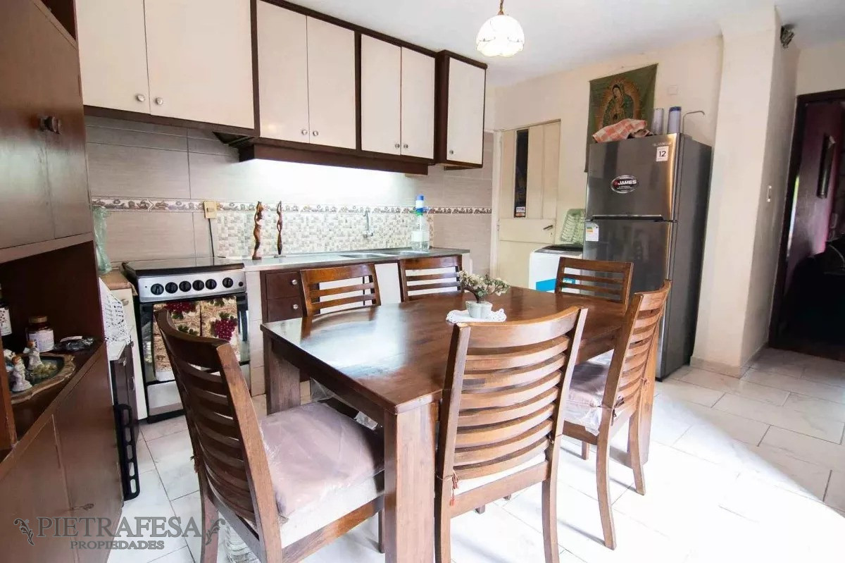 Casa ID.7157 - Casa en venta 3 dormitorios, 2 baños, fondo y garaje-Francisco Anzani-Buceo 