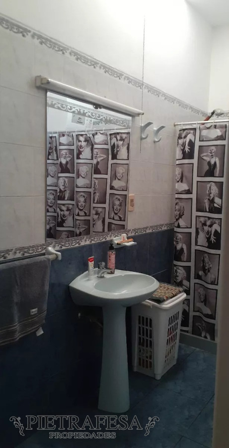 Casa ID.8088 - Casa en venta con renta 2 dormitorios, 1 baño y azotea- Pablo Zufriategui - Paso Molino