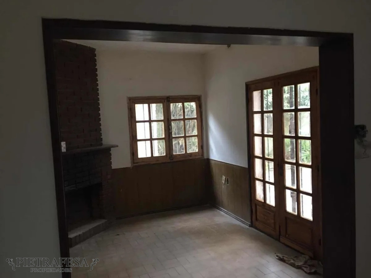 Casa ID.3342 - Casa en venta con renta 3 dormitorios 2 baños, fondo con parrillero y garaje-Costa Rica-Carrasco