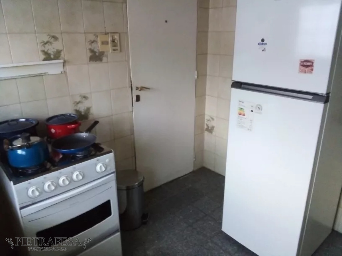 Casa ID.10839 - Casa en alquiler, amoblada, 2 dormitorios, 1 baño, patio, garaje,Punta Gorda.