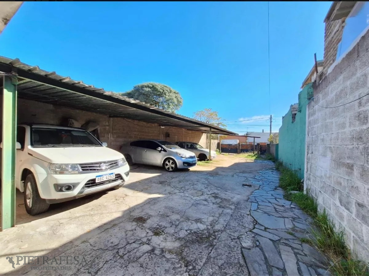 Casa ID.11374 - Casa con gran terreno, 2 dormitorios, 1 baño- Villa Española