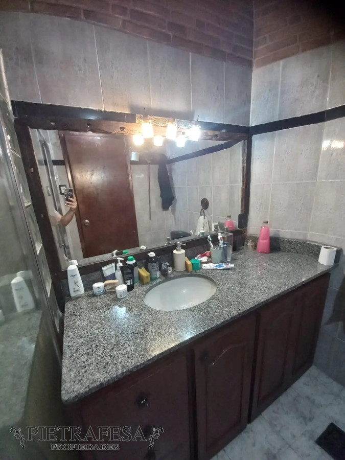 Casa ID.7331 - Casa en venta 4 dormitorios, 2 baños, fondo con barbacoa y galpón-Benito Riquet-La Teja