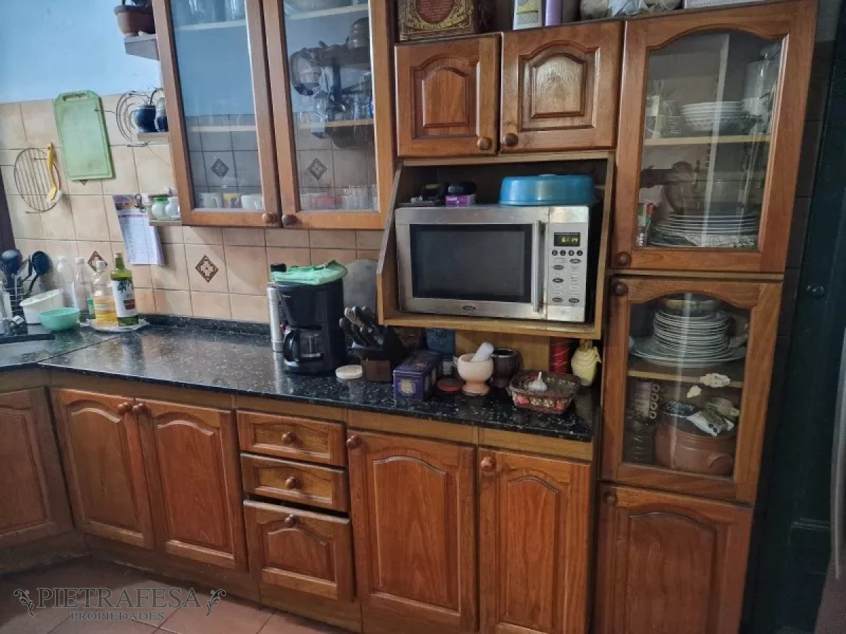 Casa ID.11328 - Casa en venta, 3 dormitorios, 3 baños, patio-Cordón 