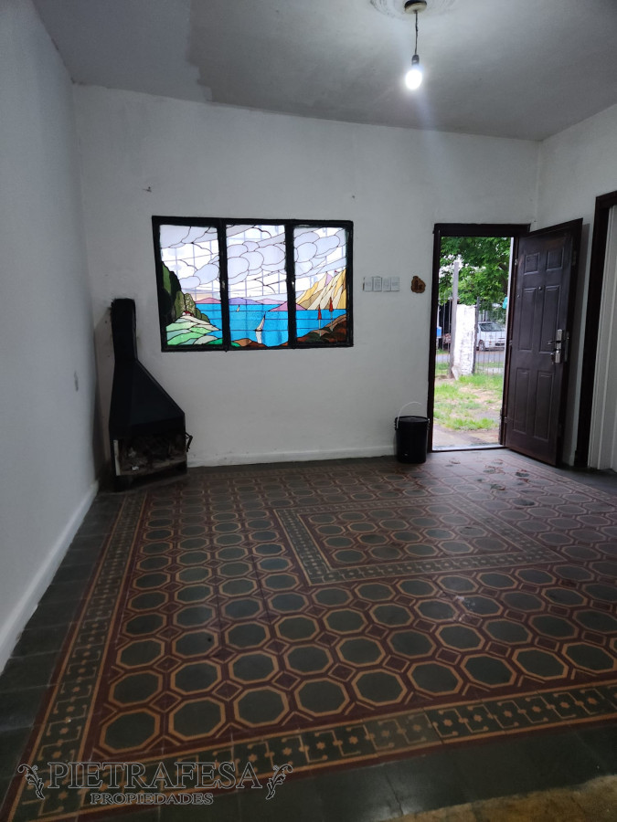 Casa ID.7987 - Casa mas apto en venta, 3 dormitorios, 2 baños, fondo y cochera-  José Piendibene -Jardines del Hipódromo