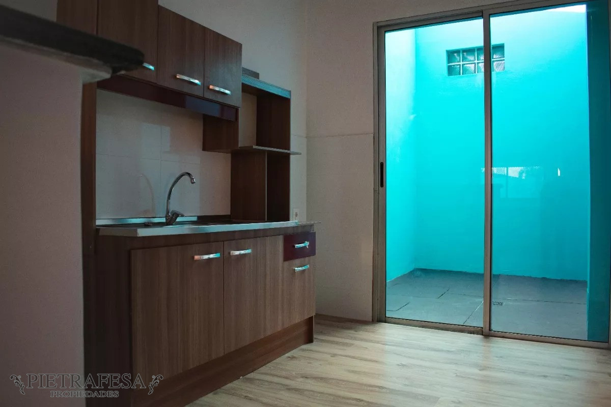 Casa ID.10150 - Casa en venta con renta 2 dormitorios, 1 baño, cochera y patio-Maroñas
