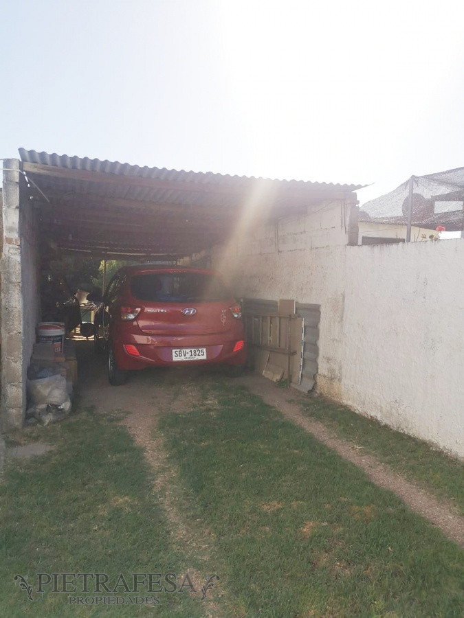 Casa ID.1554 - Casa en venta padrón único con dos casas con fondo y cochera -Zum Felde - Malvin Norte