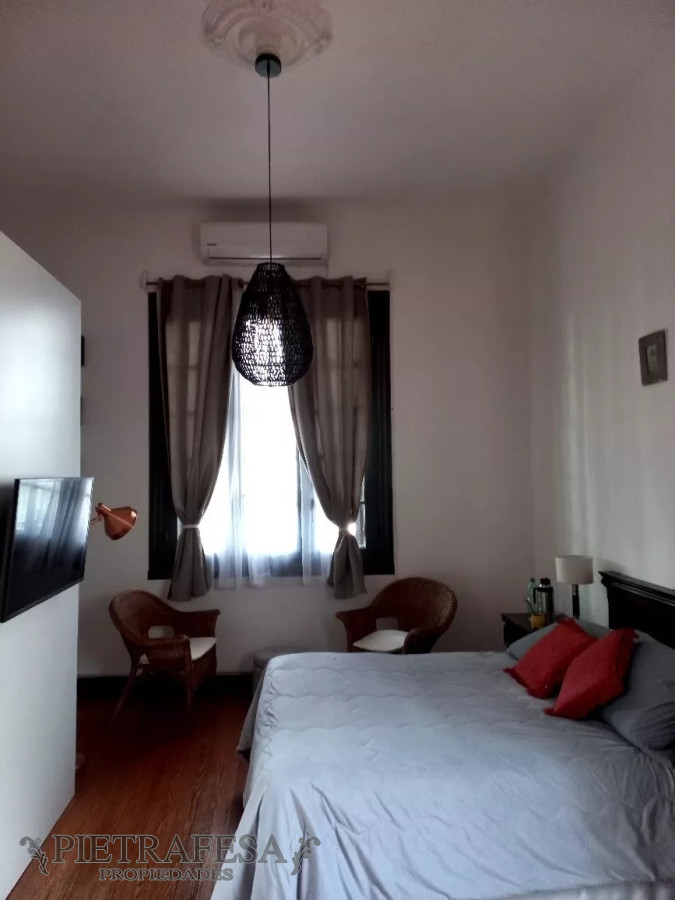 Casa ID.5832 - Casa en venta 3 dormitorios, 1 baño y azotea con parrillero- Miñones- Punta Carretas