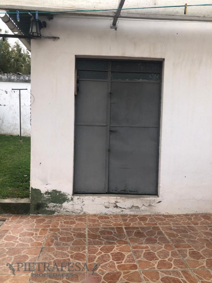 Casa ID.7249 - Casa en venta, 3 dormitorios, 2 baños, fondo, barbacoa y cochera- Teniente Galvan-Prado