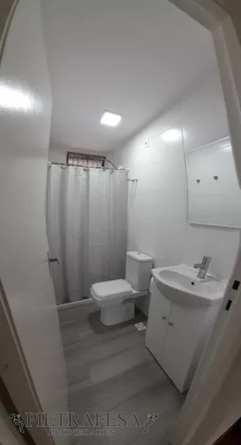 Casa ID.12638 - Casa en alquiler, 2dormitorios, 1baño, patio, garaje. Maroñas.
