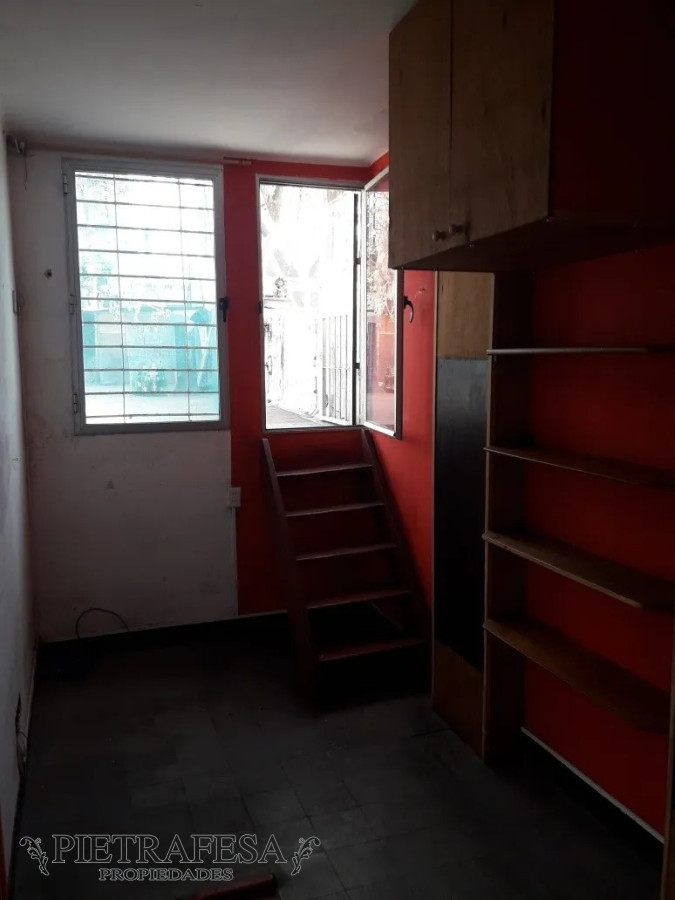 Casa ID.4088 - Casa en venta con renta 2 dormitorios 1 baño con azotea - Ferrer Serra - Tres Cruces