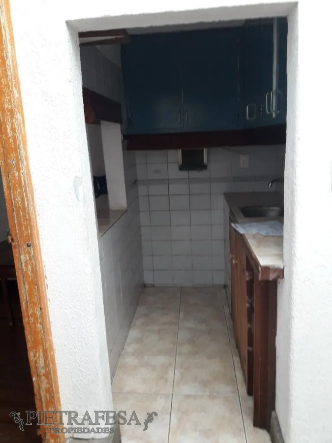 Casa ID.4088 - Casa en venta con renta 2 dormitorios 1 baño con azotea - Ferrer Serra - Tres Cruces