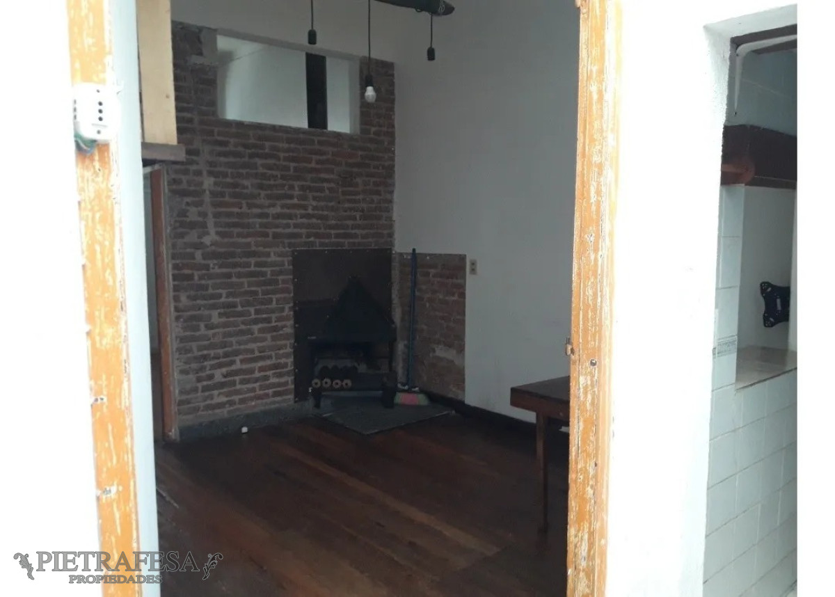 Casa ID.4088 - Casa en venta con renta 2 dormitorios 1 baño con azotea - Ferrer Serra - Tres Cruces