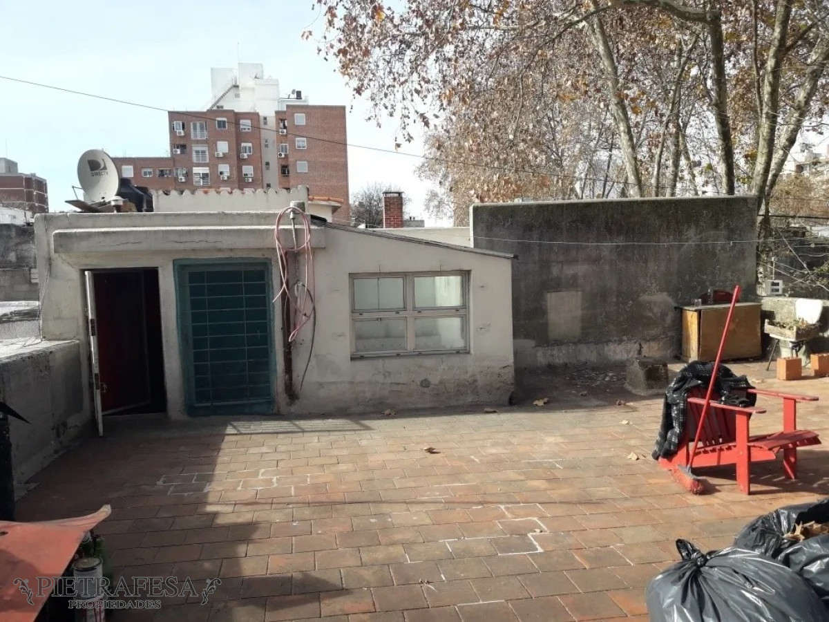 Casa ID.4088 - Casa en venta con renta 2 dormitorios 1 baño con azotea - Ferrer Serra - Tres Cruces