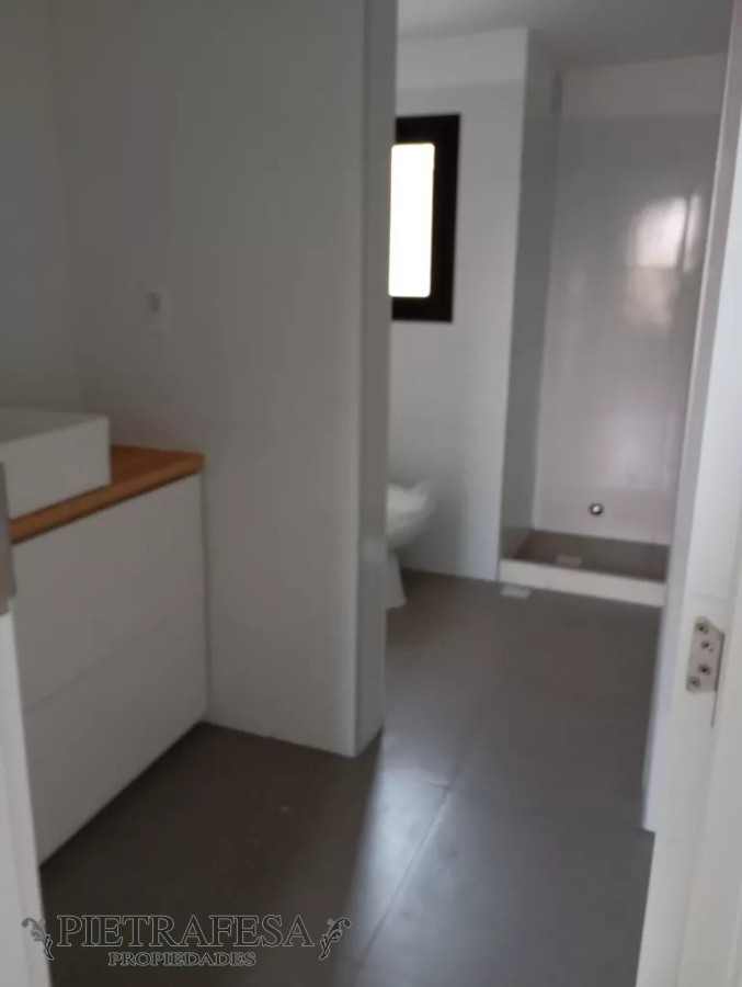 Casa ID.10750 - Casa en venta 3 dormitorios,4 baños, cochera- Parque de Solymar
