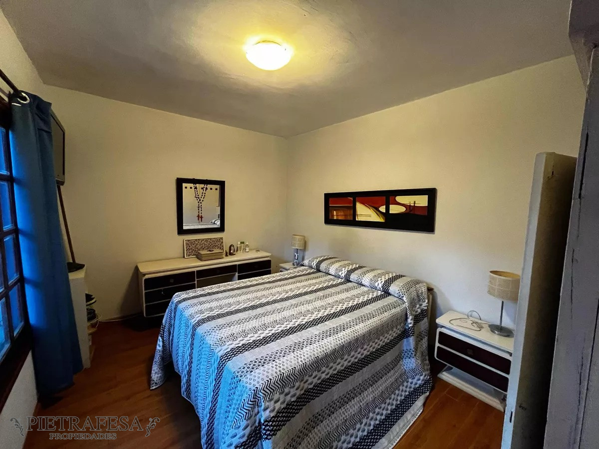 Casa ID.8563 - Casa mas apto en venta, 6 dormitorios, 3 baños, fondo, barbacoa y garaje-Doroteo Enciso - Capurro