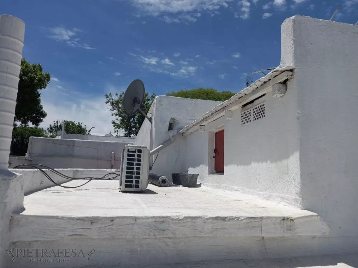 Casa ID.8386 - Casa en venta 3 dormitorios, 1 baño, patio y azotea-Ing Manuel Rodríguez Correa-Aires Puros