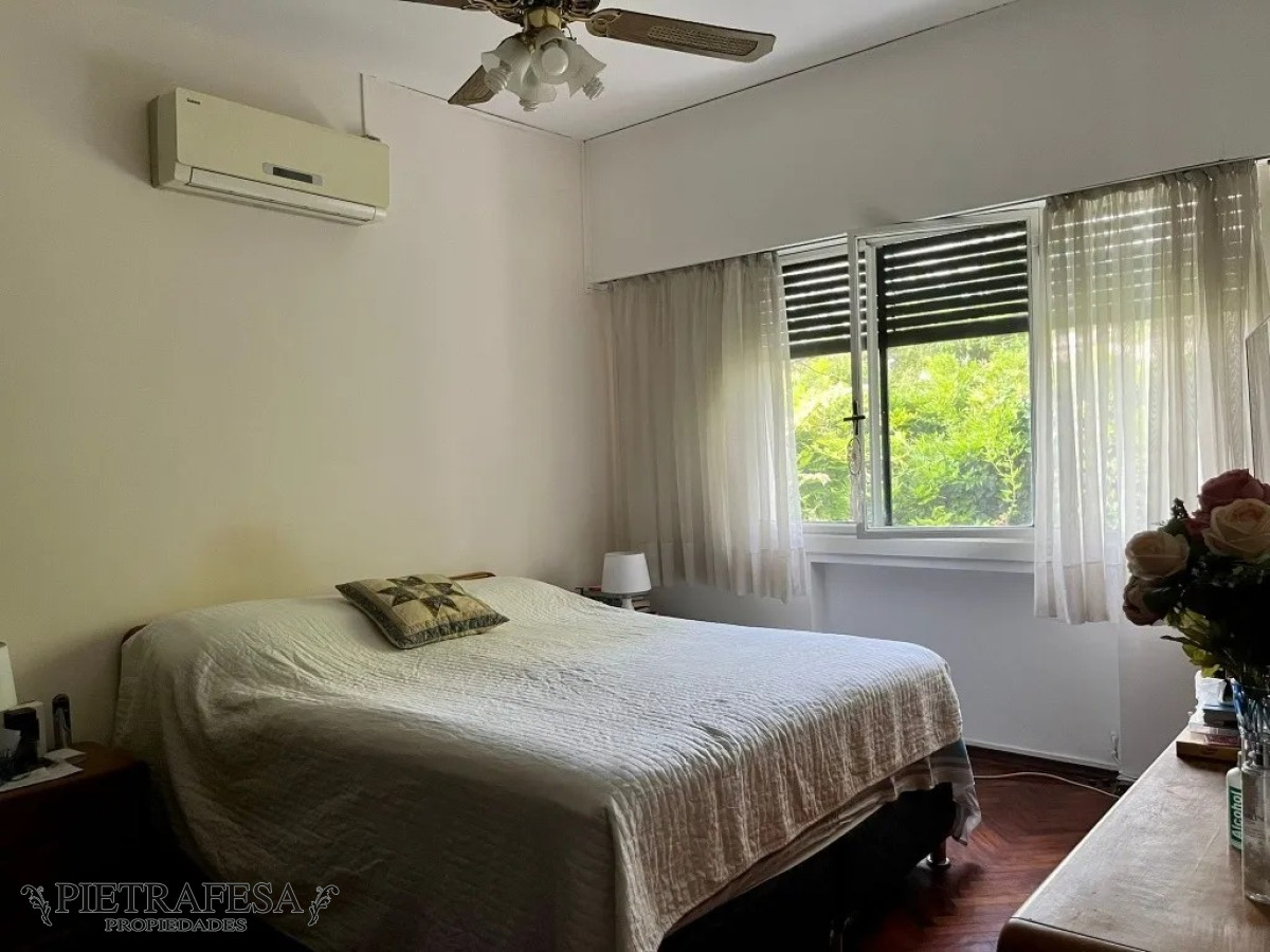 Casa ID.3461 - Casa en venta 5 dormitorios, 2 baños, barbacoa, jardín y garaje- Emancipación -Prado