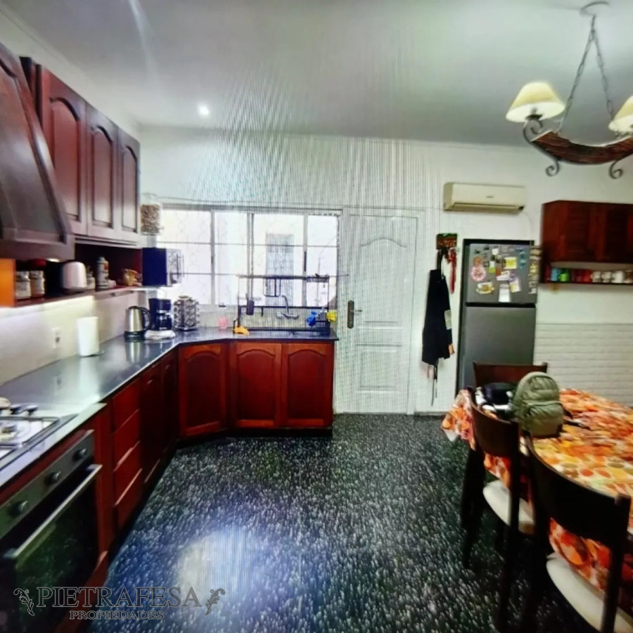 Casa ID.11090 - Casa en venta 4 dormitorios, 3 baños, azotea, gje-Buceo