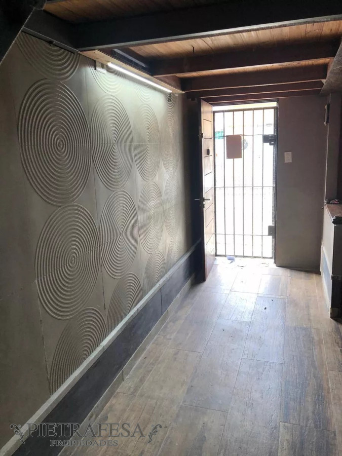 Casa ID.7676 - Casa en venta, Con Renta  3 dormitorios, 1 baño y barbacoa-Antonio Diaz - Prado 