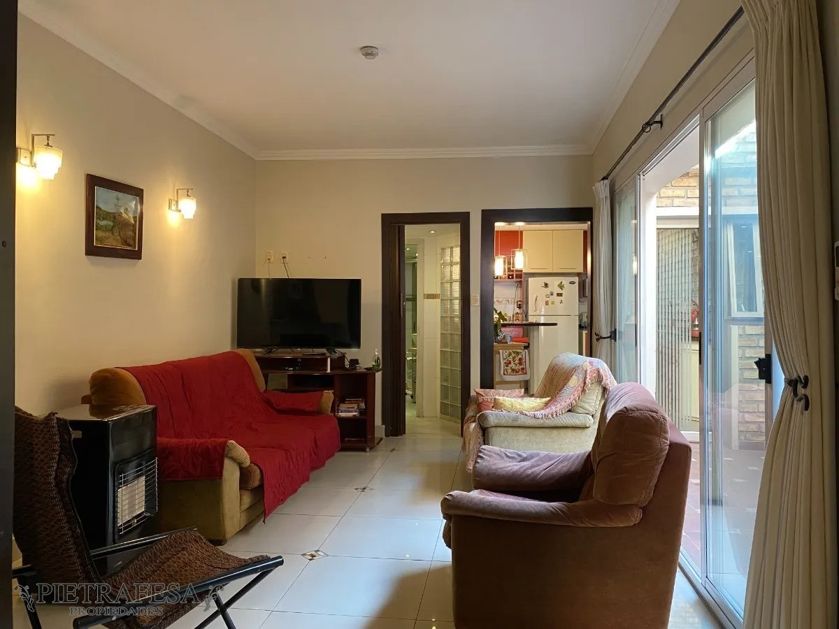 Casa ID.4806 - Casa en venta 3 dormitorios, 2 baños, patio, barbacoa y garaje- Calle Doctor Arturo Lezama- Aguada