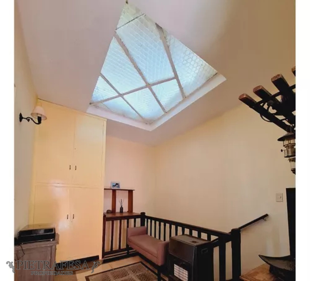 Casa ID.12734 - Casa en venta, 3dormitorios, 1baño, garaje, azotea. Pocitos.