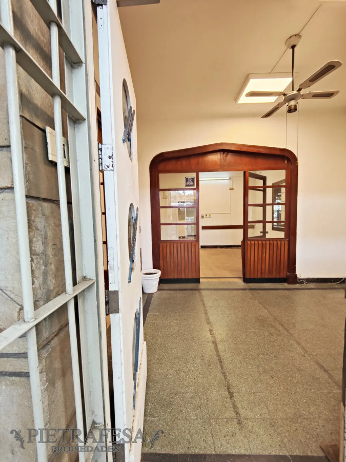 Casa ID.13588 - Casas en alquiler, 5dormitorios, 3baños, patio, azotea. Paso Molino.