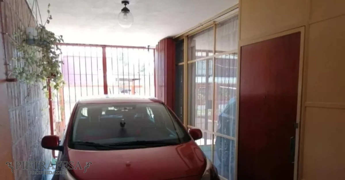 Casa ID.8809 - Casa en venta, 4 dormitorios, 3 baños, patio, barbacoa, garaje, Ramón y Cajal, La Blanqueada.