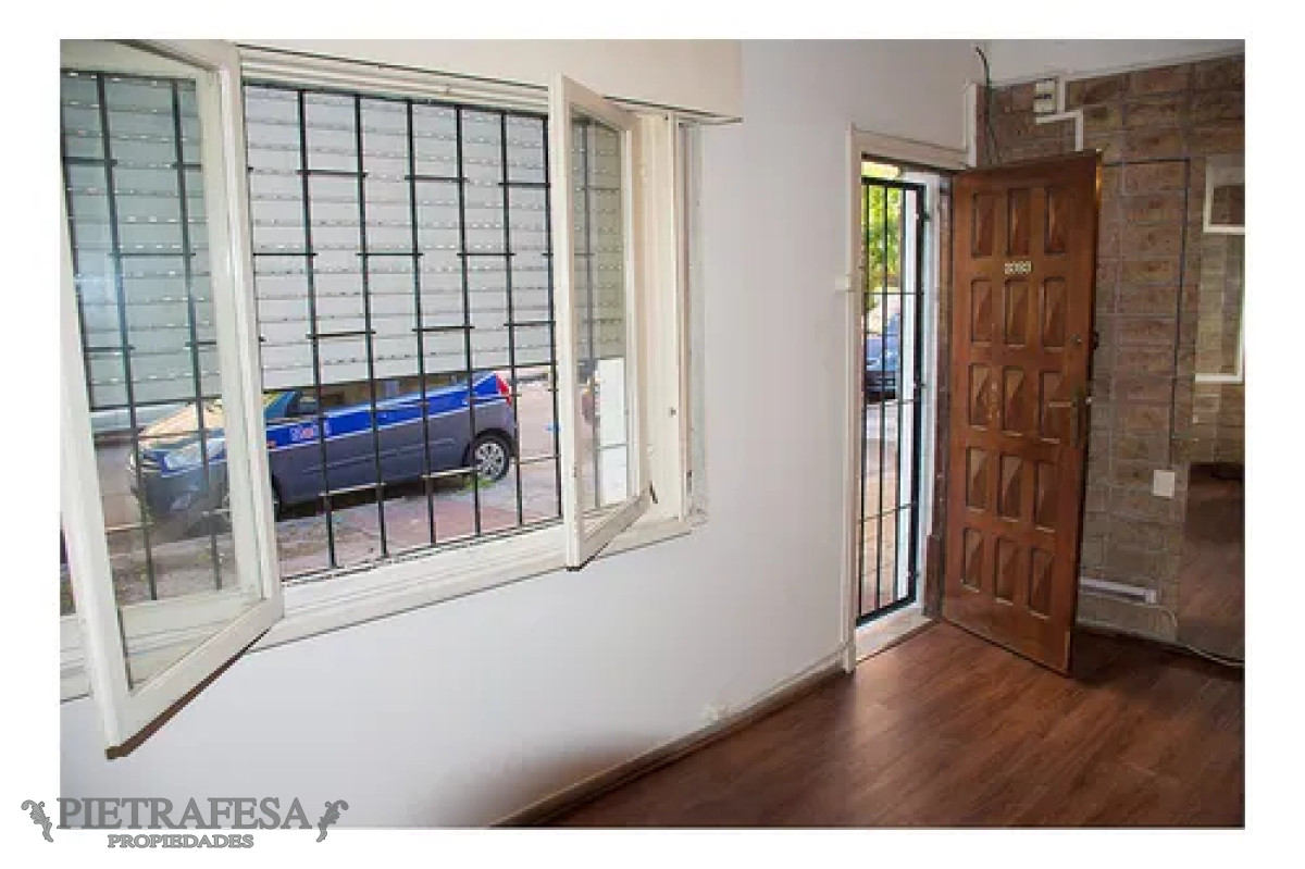 Casa ID.13358 - Casa en alquiler, 1dormitorio, 1baño, azotea. Brazo Oriental.