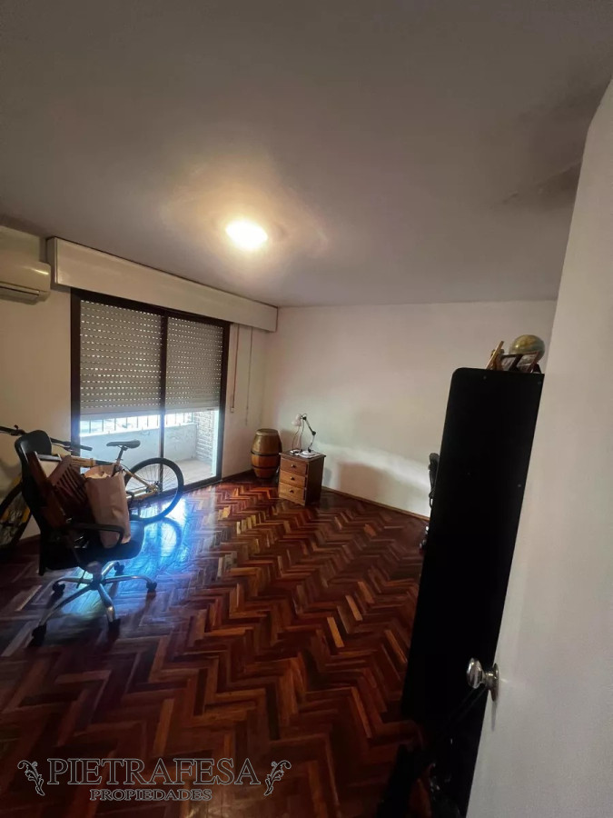 Casa ID.12342 - Casa en venta 4 dormitorios, 2 baños, barbacoa-Pocitos 