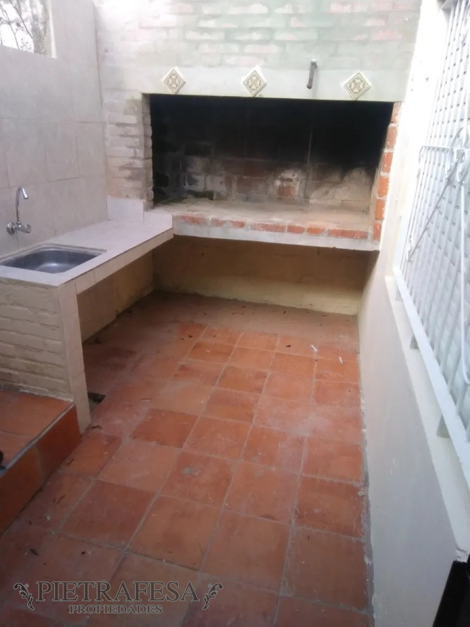 Casa ID.4057 - Casa en venta con renta - 2 dormitorios 1 baño con patio - Cochera - Av. Corrientes - Maroñas