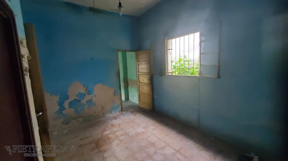 Casa ID.13842 - Oportunidad! 2 casas en venta con amplio terreno y galpón-Hipódromo