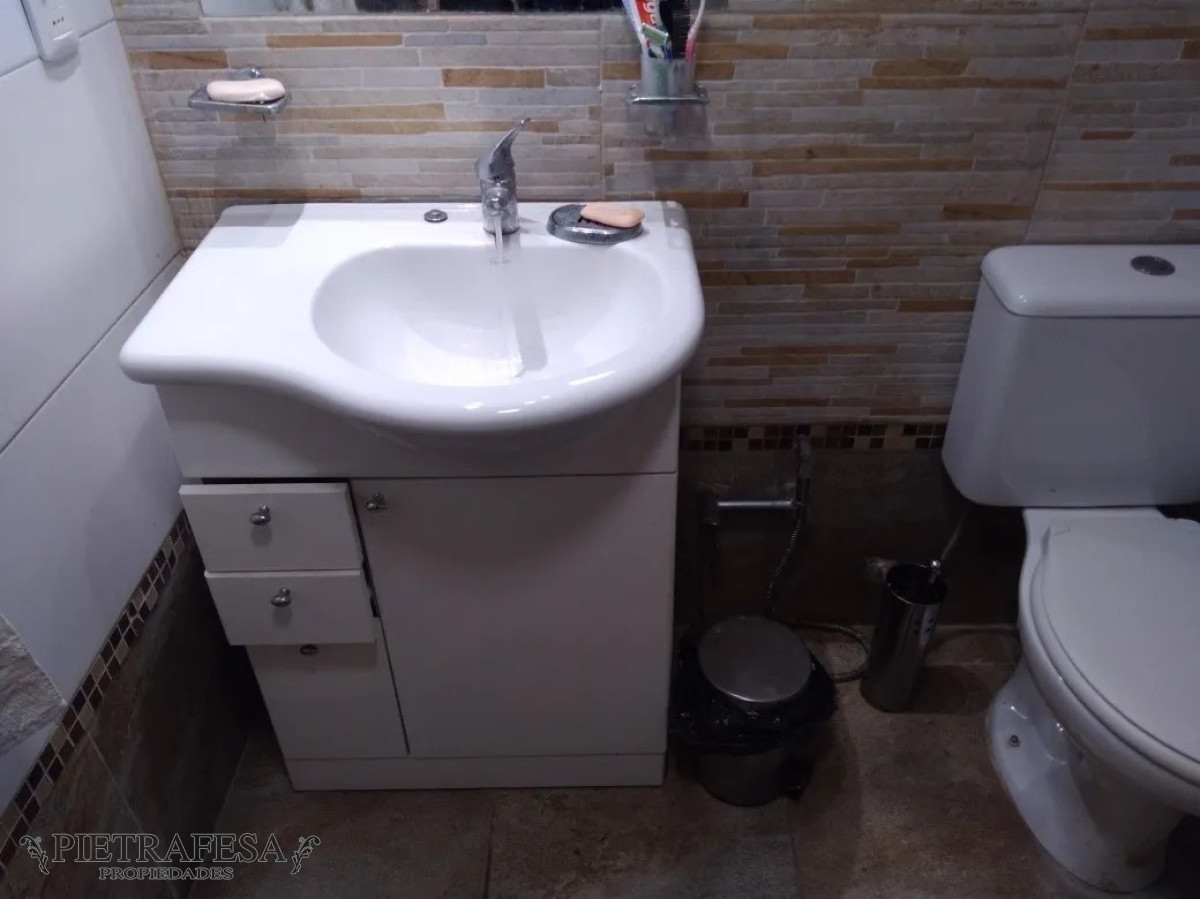 Casa ID.5530 - Casa en venta 2 dormitorios, 1 baño y azotea- Constitución-La Comercial